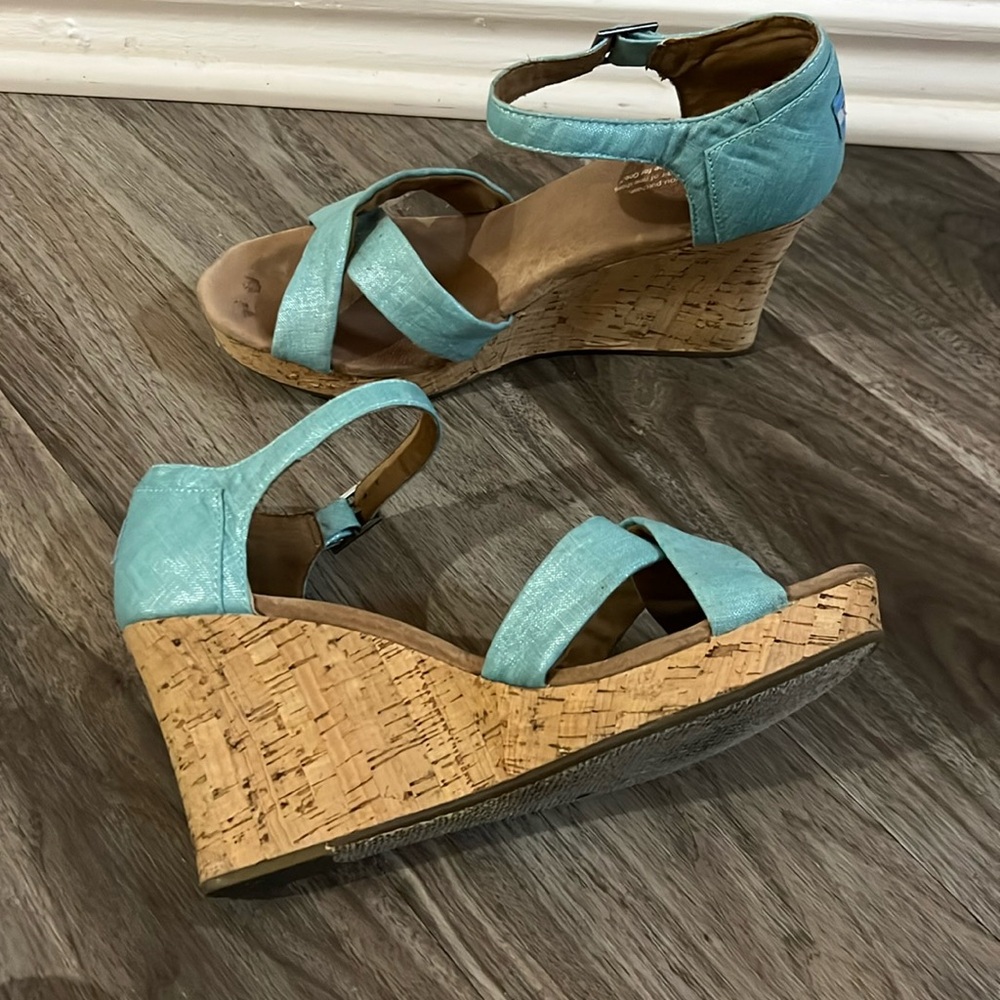 TOMs wedges, size 12, light blue